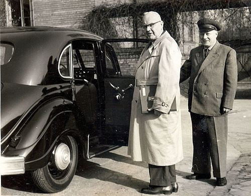 Herr und Knecht: Der Chef uns sein Fahrer Foto: wikipedia